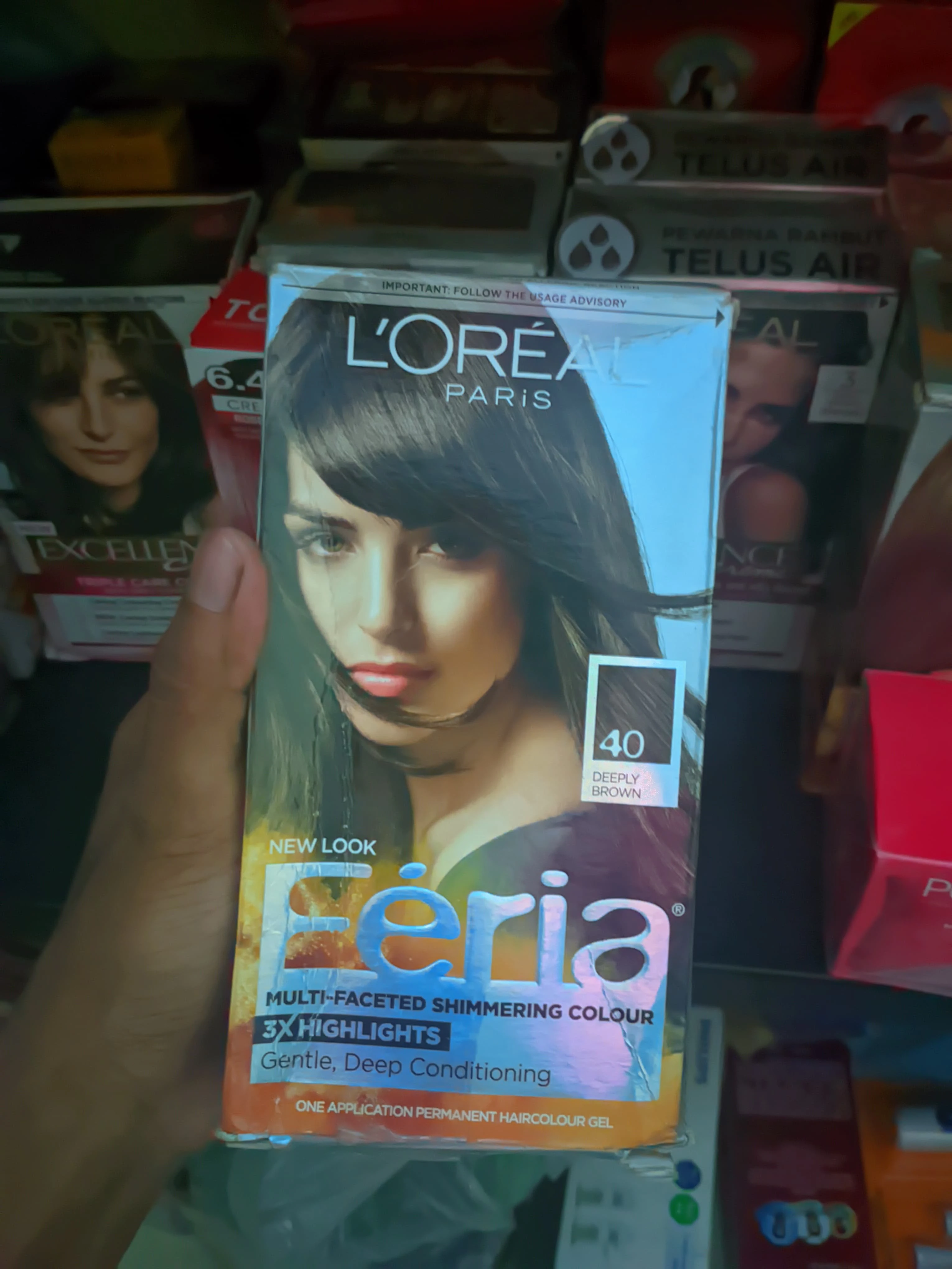 L'Oreal Paris Feria Multi-Faceted Shimmering Permanent Hair Color - Deeply Brown 40