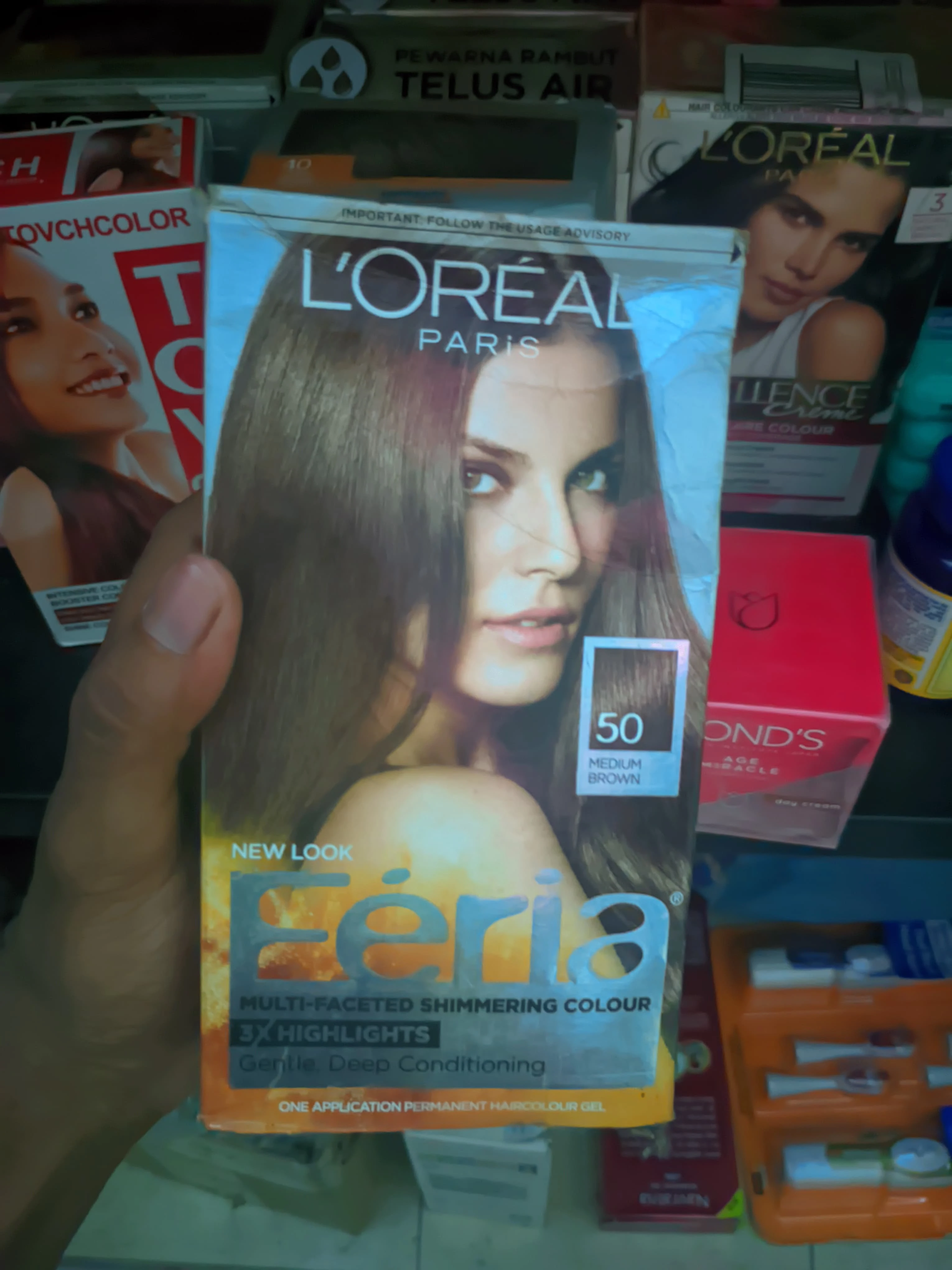 Loreal Feria Multi-Faceted Shimmering Permanent Hair Color (50 Medium Brown)