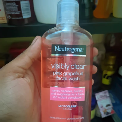 Neutrogena Visibly Clear Pink Grapefruit Facial Wash - 200ml